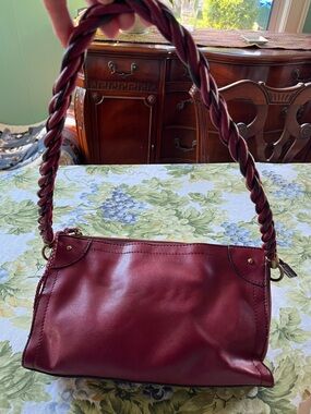Leather RELIC Shoulder Bag in Burgundy - Classic Braided Handle